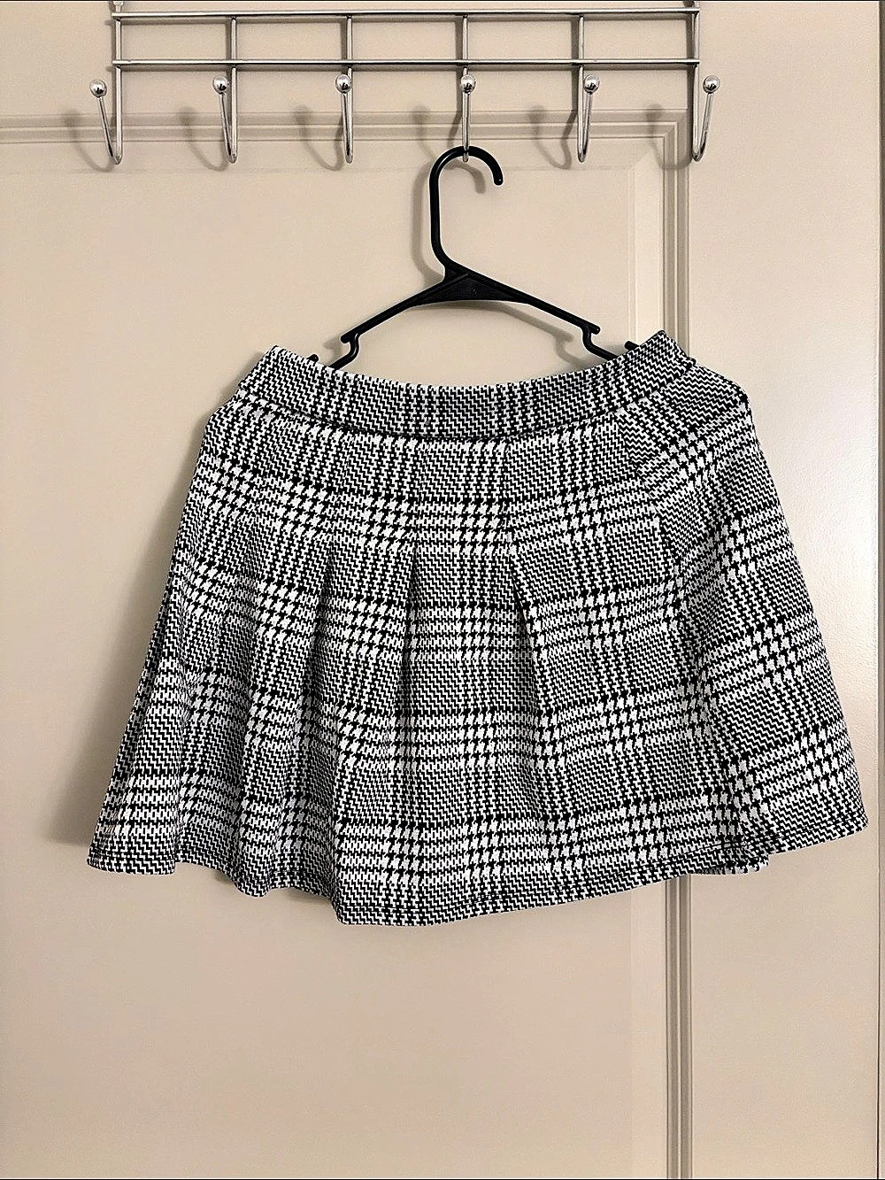 Windsor Flared And Flirty Houndstooth Skater Skirt